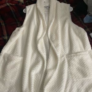 NWT No sleeves cardigan